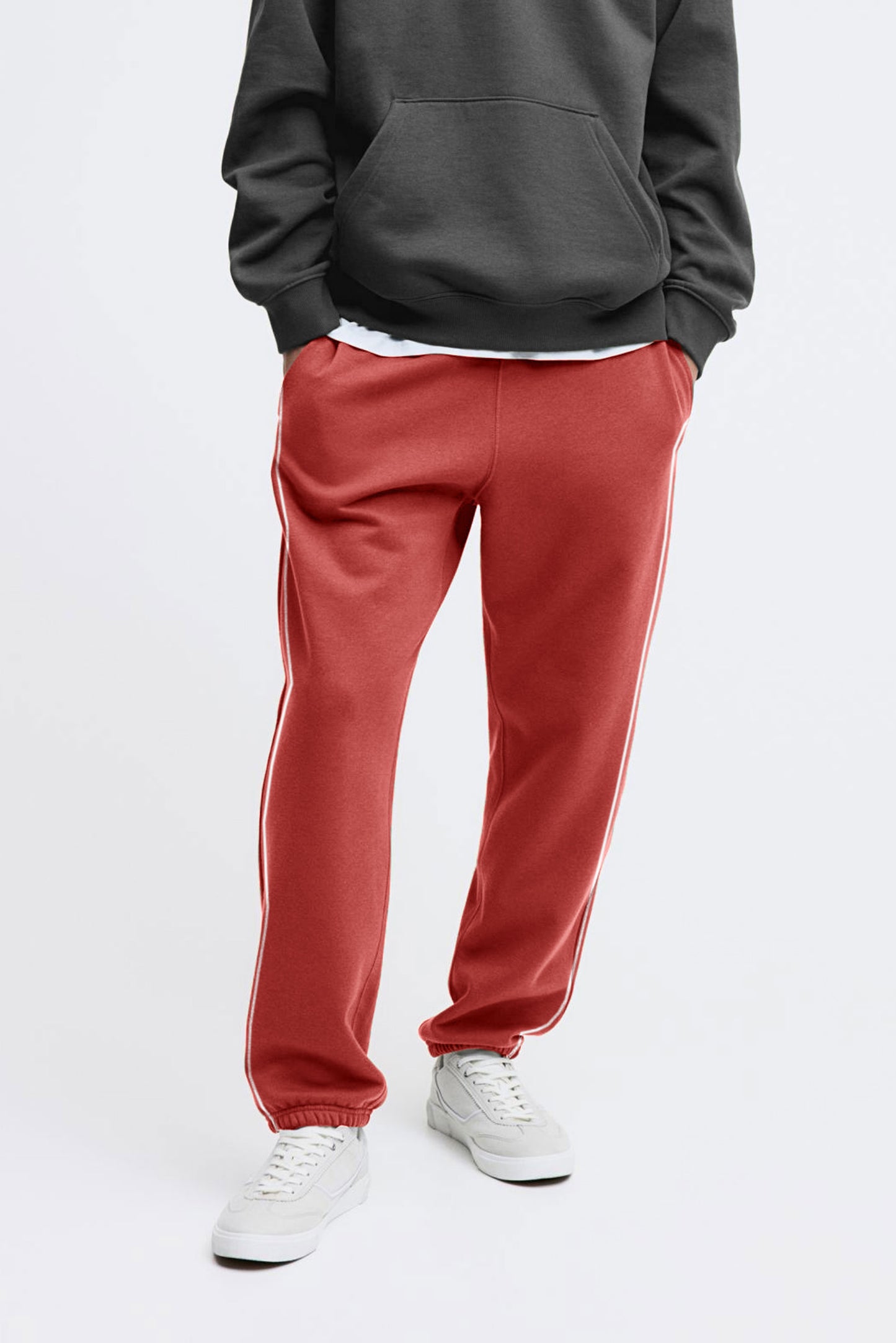 Max 21 Men's Contrast Design Fleece Sweat Pants