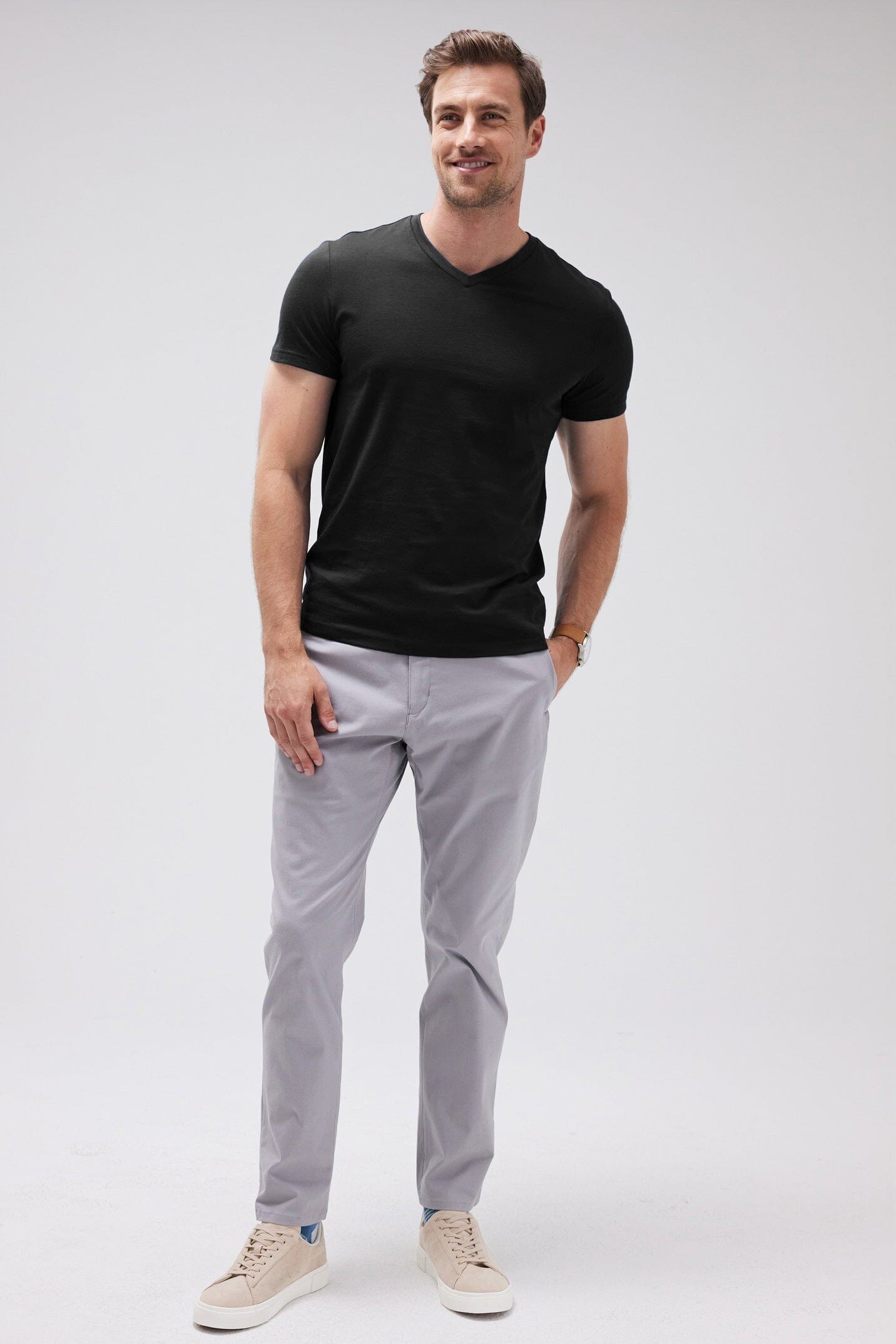 LE Men's V-Neck Tee: 100% BCI Combed Cotton Elegance Men's Tee Shirt Image 