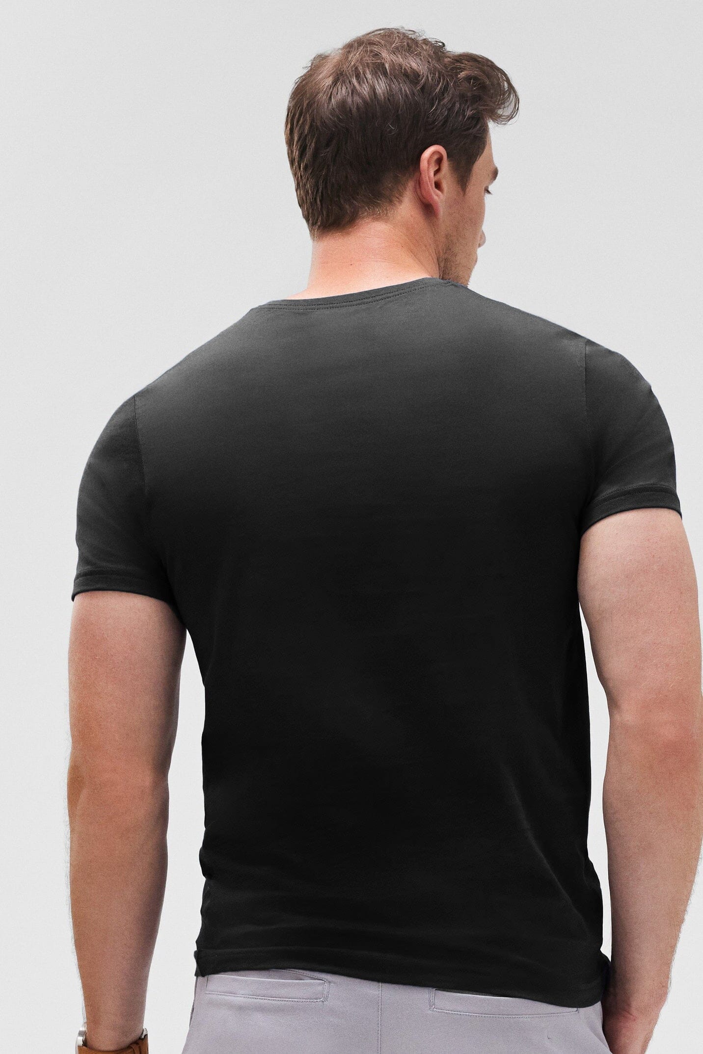 LE Men's V-Neck Tee: 100% BCI Combed Cotton Elegance Men's Tee Shirt Image 