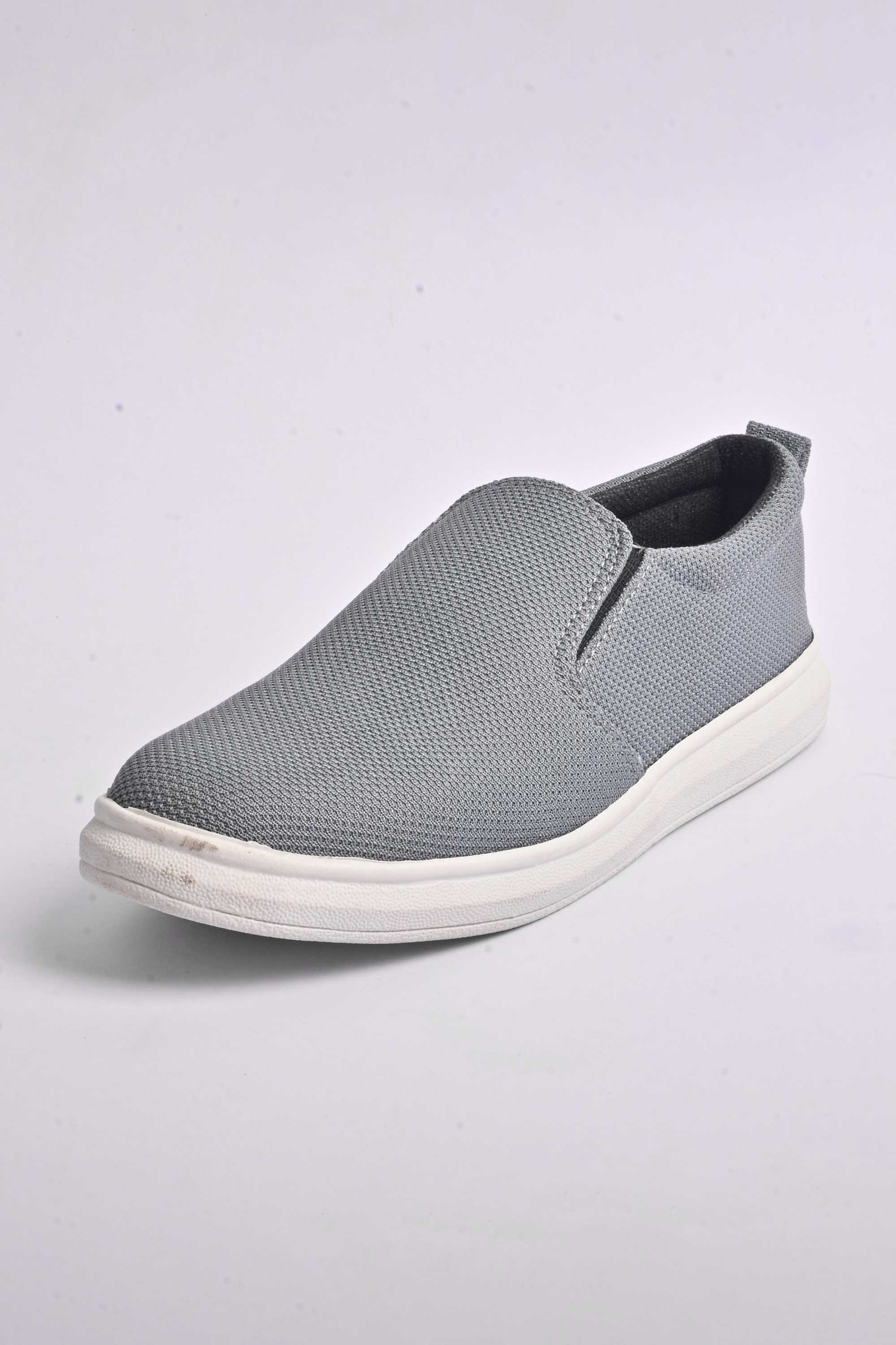 Slip on gym shoes mens online