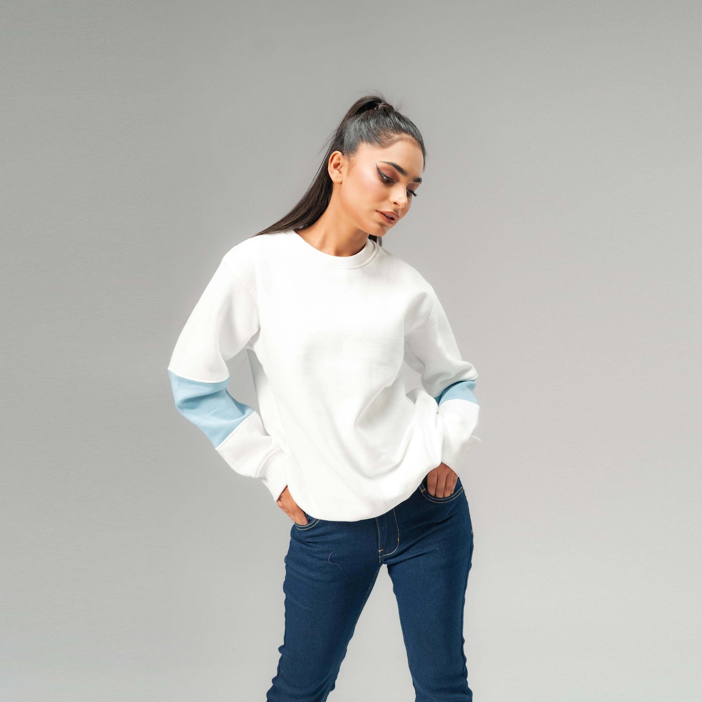 East West Women's Contrast Sleeves Fleece Sweat Shirt Women's Sweat Shirt East West White & Sky S 