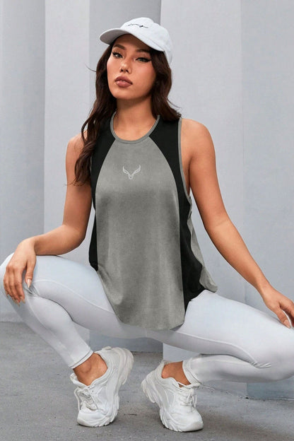 Women's Performance Sleeveless Top - Stylish and Functional Activewear Grey